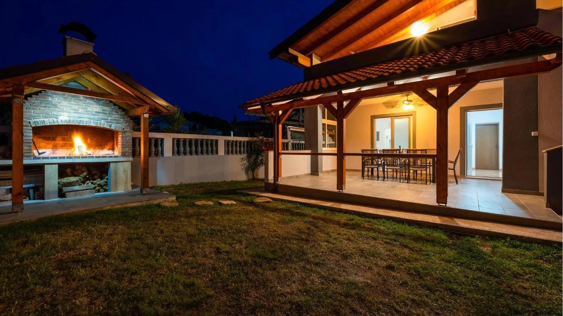 Amazing Apartment In Peroj With Kitchen